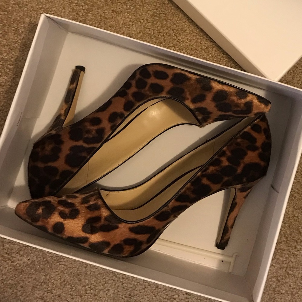 Nine West Size 7 Leopard Print Pumps